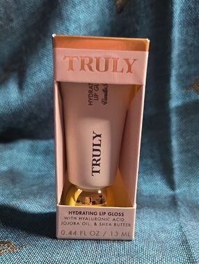 TRULY Hydrating Lip Gloss - Vanilla Baby